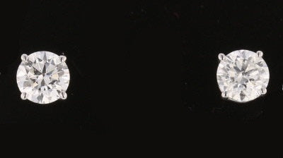 HOW TO: Ten Pieces of Jewelry Every Woman Should Own