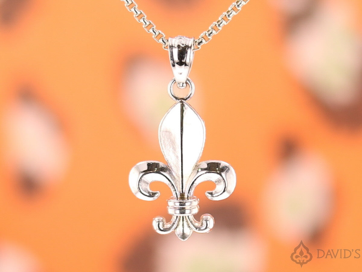 Small Fleur de Lis Pendant - David's Antiques & Jewelry